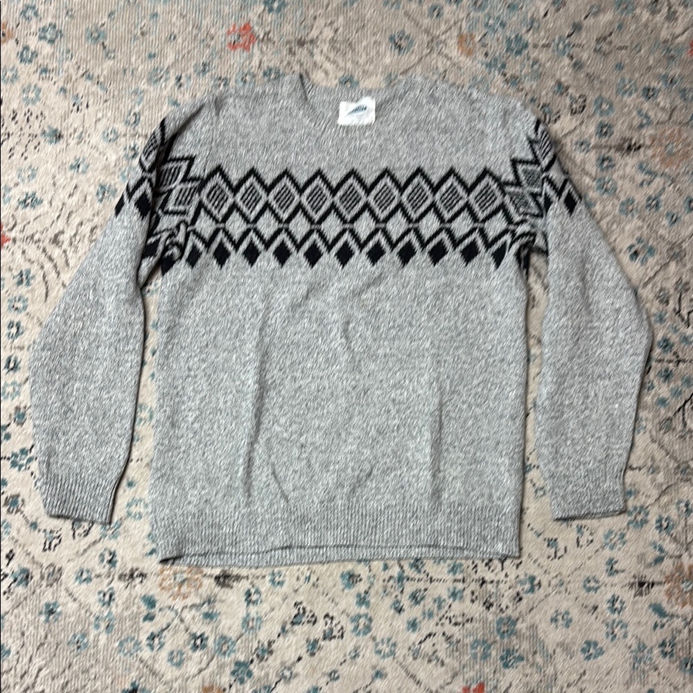Old Navy Gray and Black Crewneck Sweater